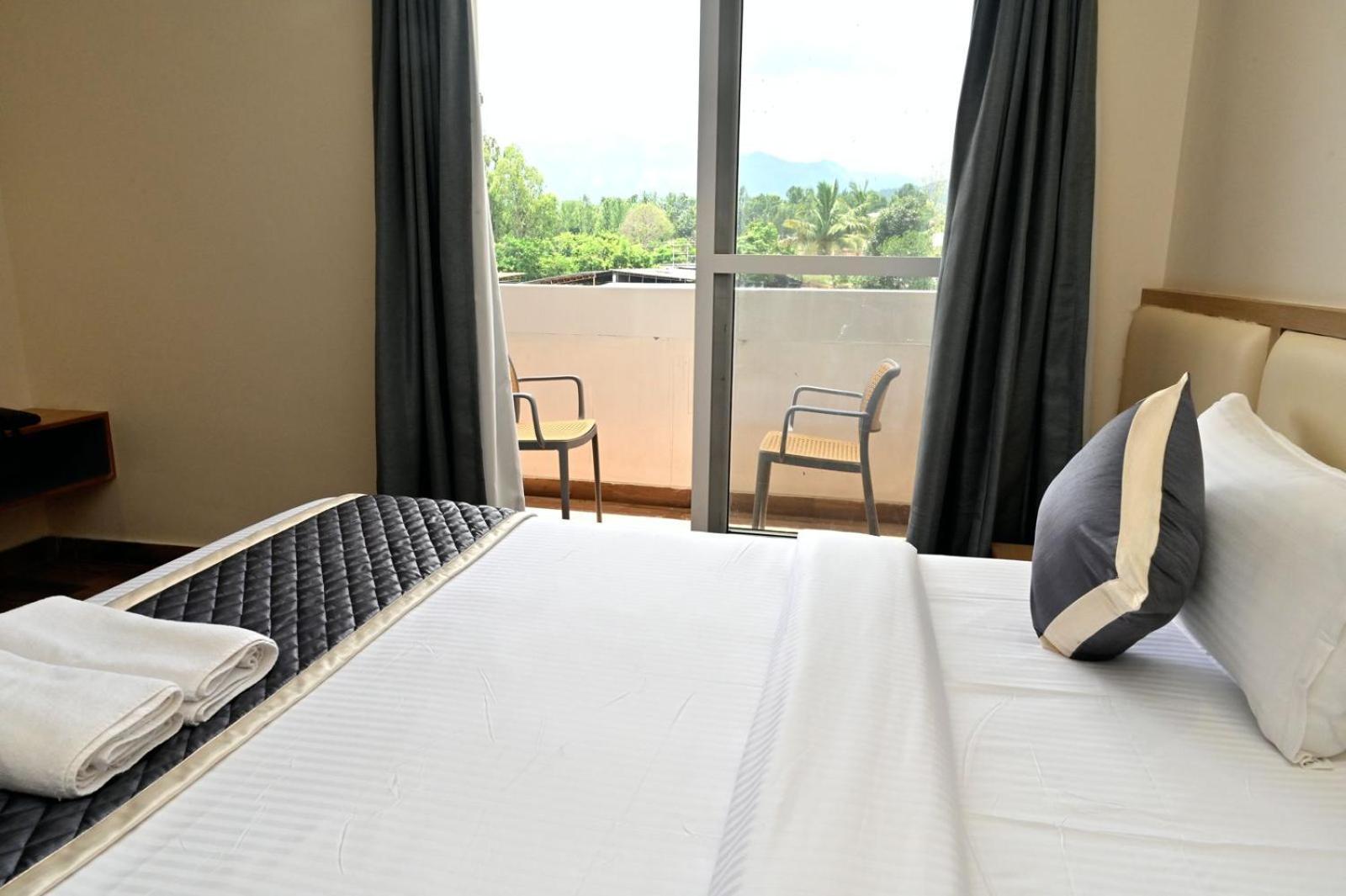 Hometown Sharu'S Inn A Luxury Hotel Chikmagalūr Extérieur photo